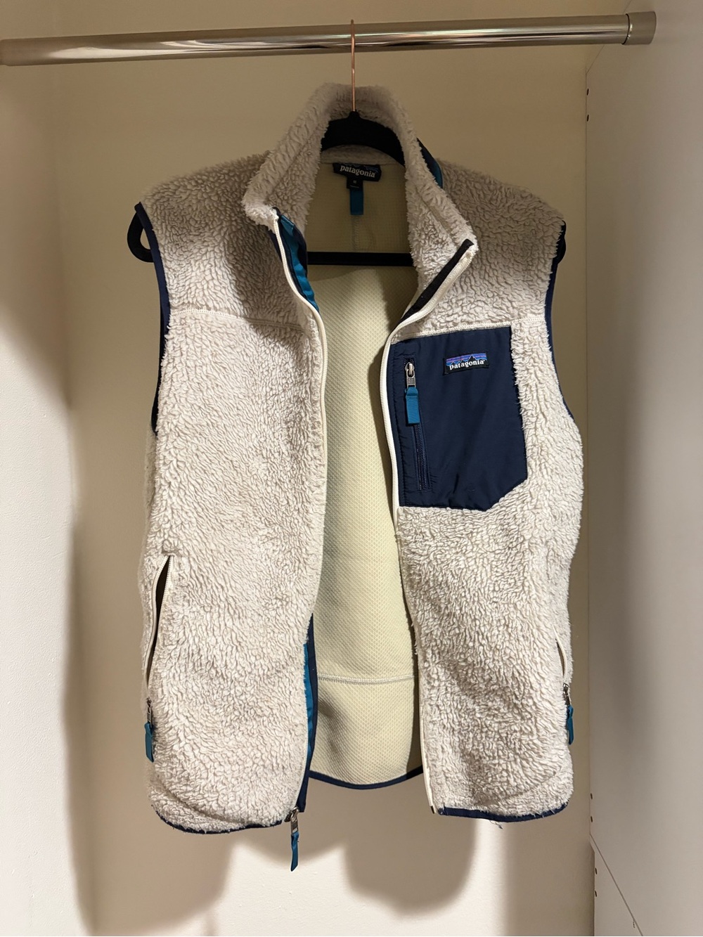 Patagonia men fleece vest size m cream navy full zip outdoor hiking